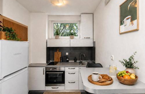 Side by Side Apartments - Photo 8