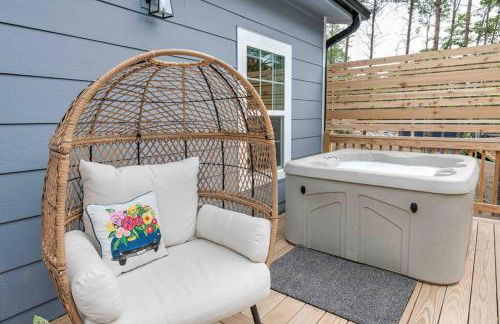 Luxury Modern Cabin with Hot Tub - Foto 7