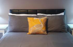 Modern 1 Bedroom Apartment Free Parking WiFi Near City Centre - Photo 15