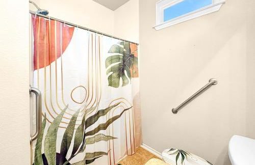 3BR Home in Home - Near Bush Airport & Houston - Foto 12