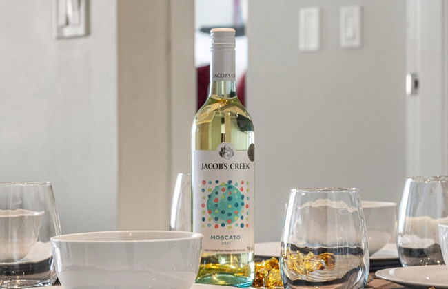 Walk to Stampede Free Parking Banff Pass Wine - Foto 14