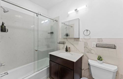 Modern Haven Near PATH NYC in 20 mins 12 PPL - Foto 7