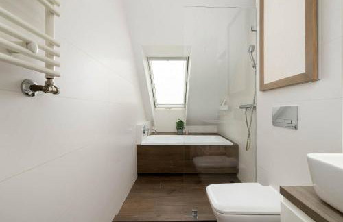 Modern Apartment with Air Conditioning and Terrace near Old Town in Cracow by Noclegi Renters - Foto 30