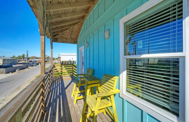 Shared Pool w/ Bay Views, Boat Dock Fishing Big Slough by Avantstay - Foto 24