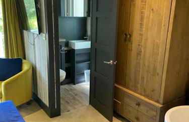 Sandy Balls Holiday Park Pet Friendly Lodge - Photo 15