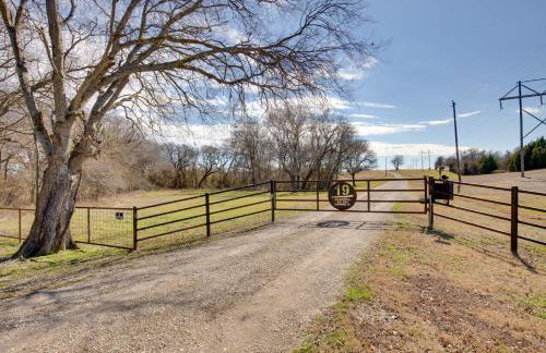 Game Room, Fireplaces, On-Site Lake! Kaufman Home - Foto 45