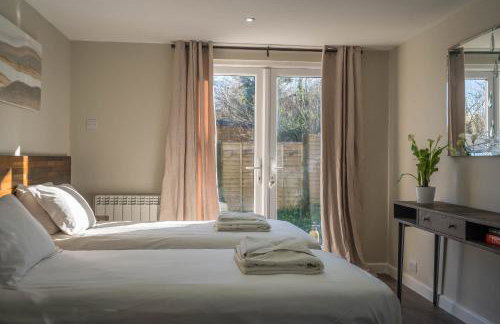 Stone's Throw Away from the English Channel! -Family and Dog Friendly - Foto 10