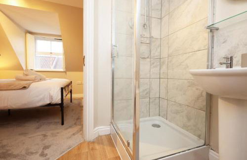 Cosy Bristol Townhouse - Free Parking - Sleeps 6 - By EKLIVING PARTNERS - Foto 24