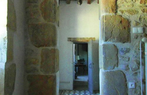 Castle in Le Veurdre near Forest and River - Foto 18