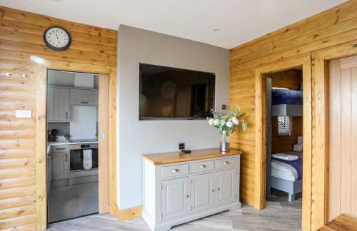 Hilltop Lodge - Photo 7