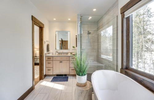 Peaceful Whitefish Home with Deck - Pets Welcome! - Foto 14