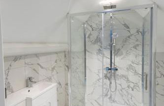 Stunning 5-bed Barn Conversion in Newark-on-Trent by Renzo, Beautiful Surroundings, Sleeps 10! - Foto 34