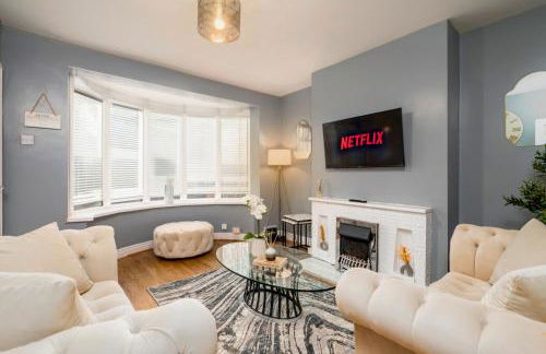 Modern Spacious Home - Parking - Sleeps 6 - minutes from the A1 & the Races - Foto 18