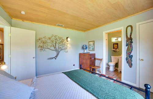 Secluded Getaway on ~10 Acres in The Piney Woods! - Foto 17