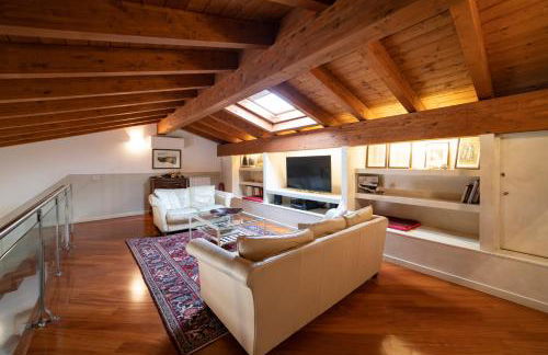 ROMANTIC LAKE VIEW HOUSE - Foto 13