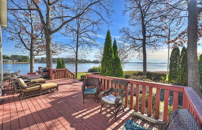 Bear Creek Lodge by Avantstay Lakefront + Dock - Photo 40