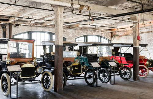 Historic Home, Chic Living Near Motown & Midtown - Photo 2