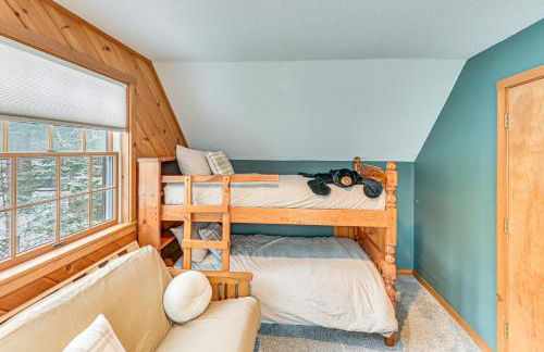 8 Mi to Mt Snow Cozy Bear Cabin with Hot Tub! - Foto 17