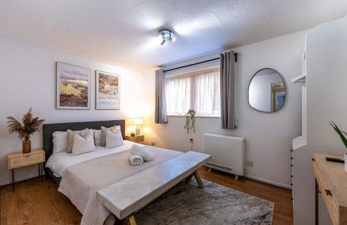 2BR - Balcony & Parking near Canary Wharf Sleeps 6 - Foto 15