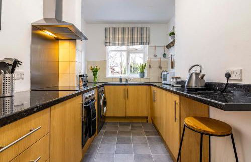 Lovely 4BDR home- Off street parking sleeps 7 - Foto 13