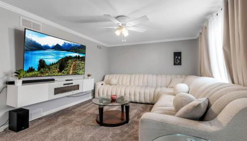 Family Fun Pool Central Airport - Foto 5