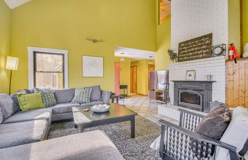 Groups Welcome! Lakefront Gem with Dock in Greenwood - Foto 1