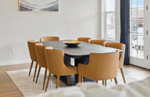 BRAND NEW Scenic Luxury Mountain Retreat - Photo 45