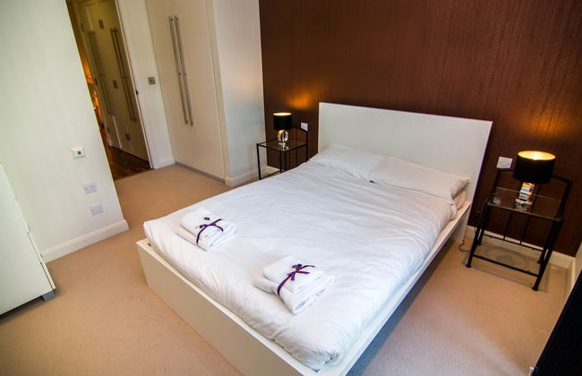 Canary Wharf - Corporate River View Apartments - Photo 23