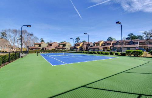 Spacious Lake Keowee Home Boat Slip and Pool Access - Foto 38