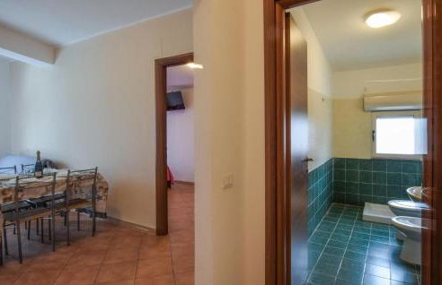 1 Bedroom Amazing Apartment In Palmi - Photo 11