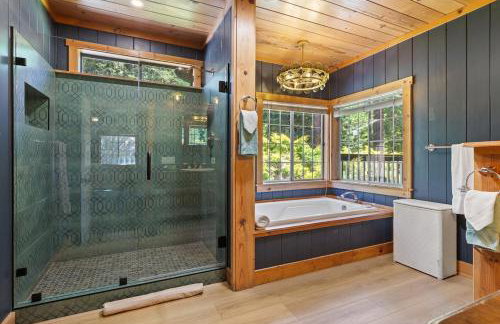 6 BR 4BA Redwood Retreat w Pool - Foto 19