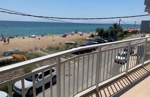 Breeze - Cozy Beachfront Lux Apartment - Listen Piano & the waves - Foto 31