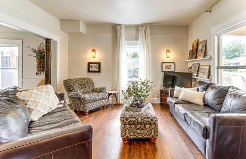 Walk to Downtown Historic Guthrie Home on Mansur - Photo 1