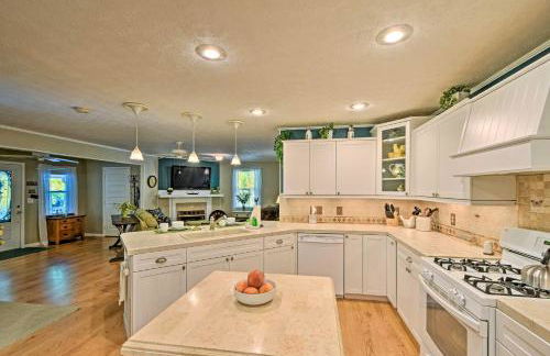 Nottely Lake Home with Hot Tub, Dock, Kayaks and Games - Foto 7