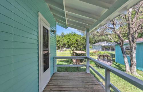 Retro Revival with Modern Comfort - A Mid-Century Gem in Gonzales LA - Foto 9