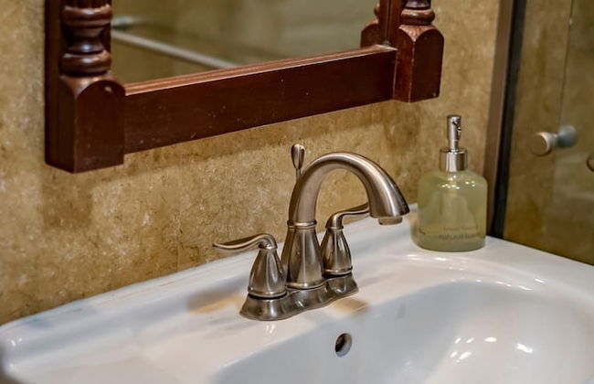 Modern Luxury in San Gabriel Valley Retreat - Foto 35