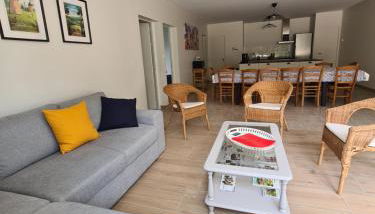 Gîte Le Puy Martineau piscine privée intérieure chauffée terrain arboré à 10 min du Puy du Fo - Foto 5