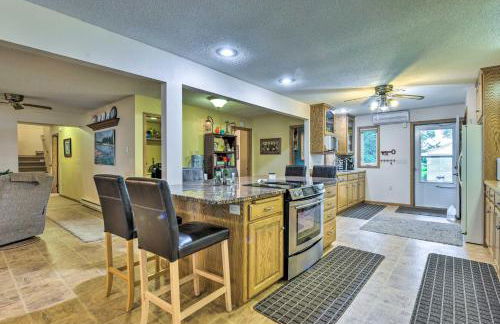 Lakefront Spicer Cabin with Dock and 2 Kayaks! - Foto 10