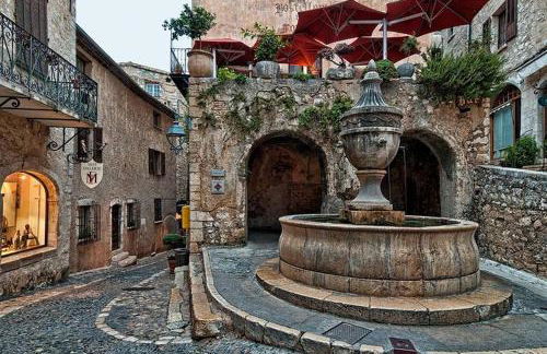 FRGK Victoria 4 Central Cannes 1BR Terrace, AC & Ultra-Fast Wi-Fi - Photo 45