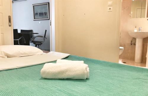 Seaview 2nd flr. apt. next to the beach, wifi,a/c,p/c media. - Foto 6