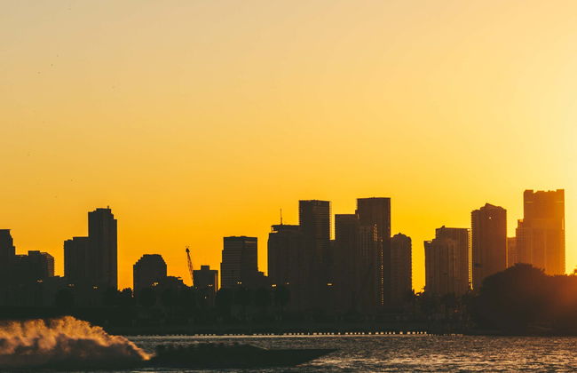 Paseo en barco al atardecer por Miami - Foto 1