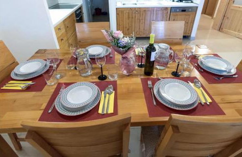 4 Bedroom Beautiful Home In Mravinci - Photo 23