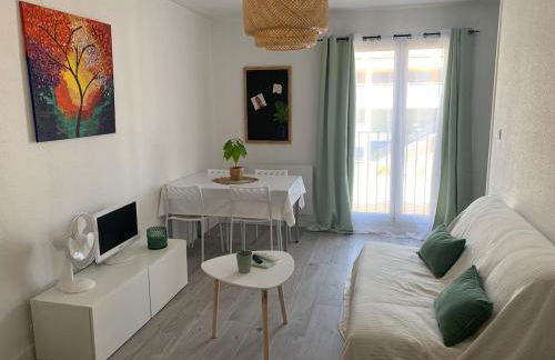 Studio vert idéalement situé gare cœur de ville et accès direct bus futuroscope - Foto 3