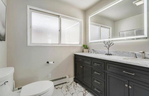 Upper Stone Lodge - Hot Tub & Game Room - Upper Unit - Foto 18