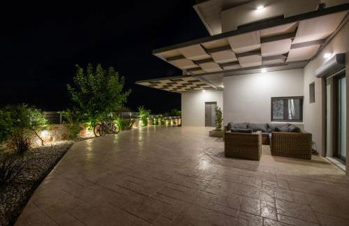 Villa Lady Dafni with private heated pool - Foto 33