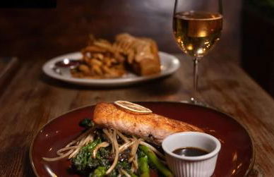 Sojourn Classic DC Rowhouse with Parking - Foto 33