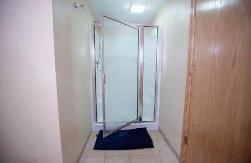 Work & Relax, 3BR Home with Office, Close to Downtown & Prairie Trail, Parking - Foto 14