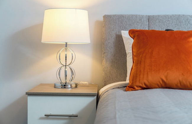 Modern 1-bedroom in Crawley With Free Parking - Foto 3