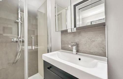 Studio moderne, cosy, parking, parfait en duo - Photo 25