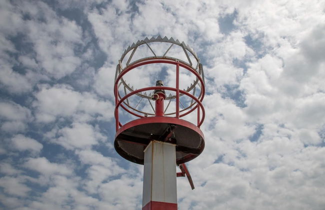 Modern Retreat With Private Sauna - Photo 30